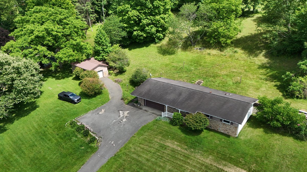 Image for Move-in Ready 3 Bedroom on 1.22 Beautiful Acres in Fairmont