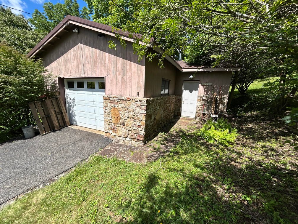 Image for Move-in Ready 3 Bedroom on 1.22 Beautiful Acres in Fairmont