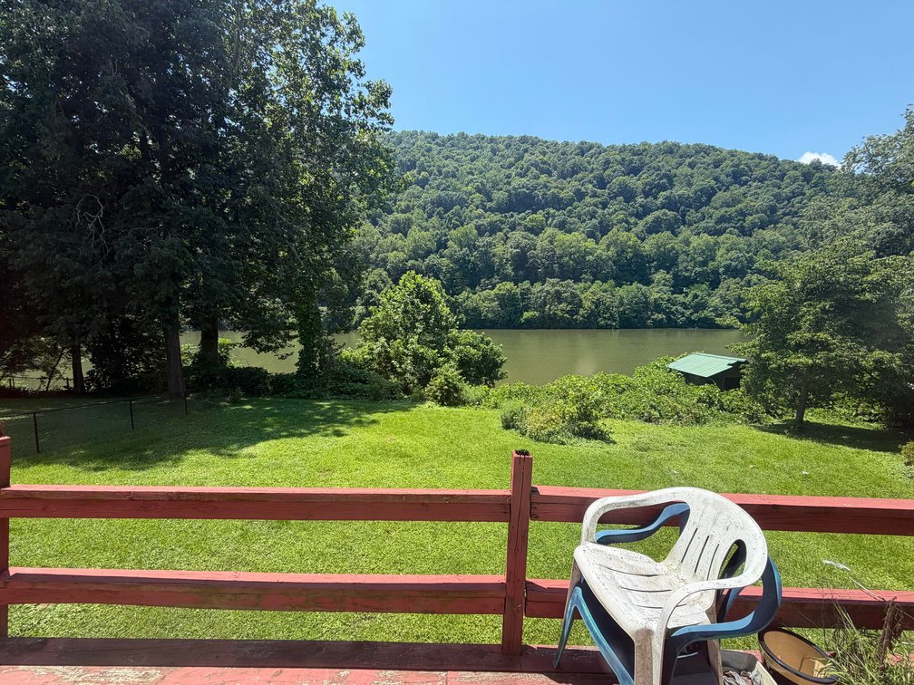 Image for SOLD $83,600 - Spacious 5 Bedroom Riverfront Home in Kanawha County