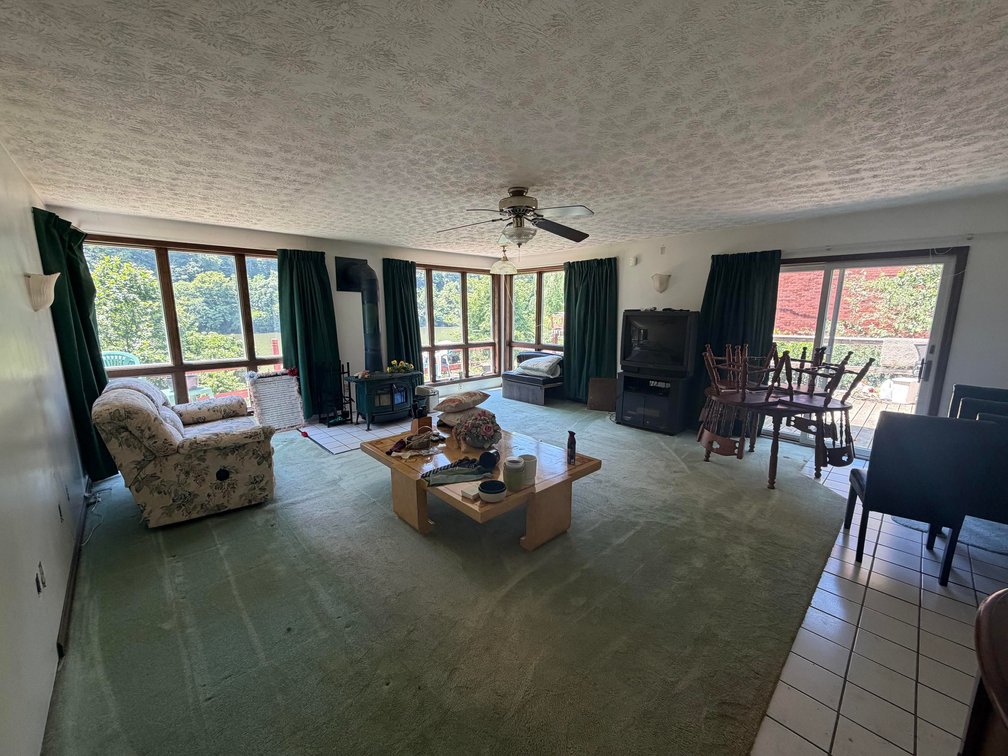 Image for SOLD $83,600 - Spacious 5 Bedroom Riverfront Home in Kanawha County