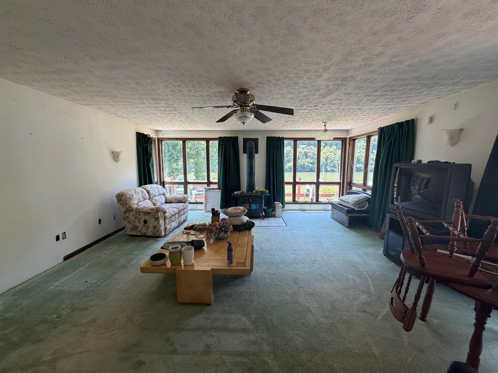Image for SOLD $83,600 - Spacious 5 Bedroom Riverfront Home in Kanawha County