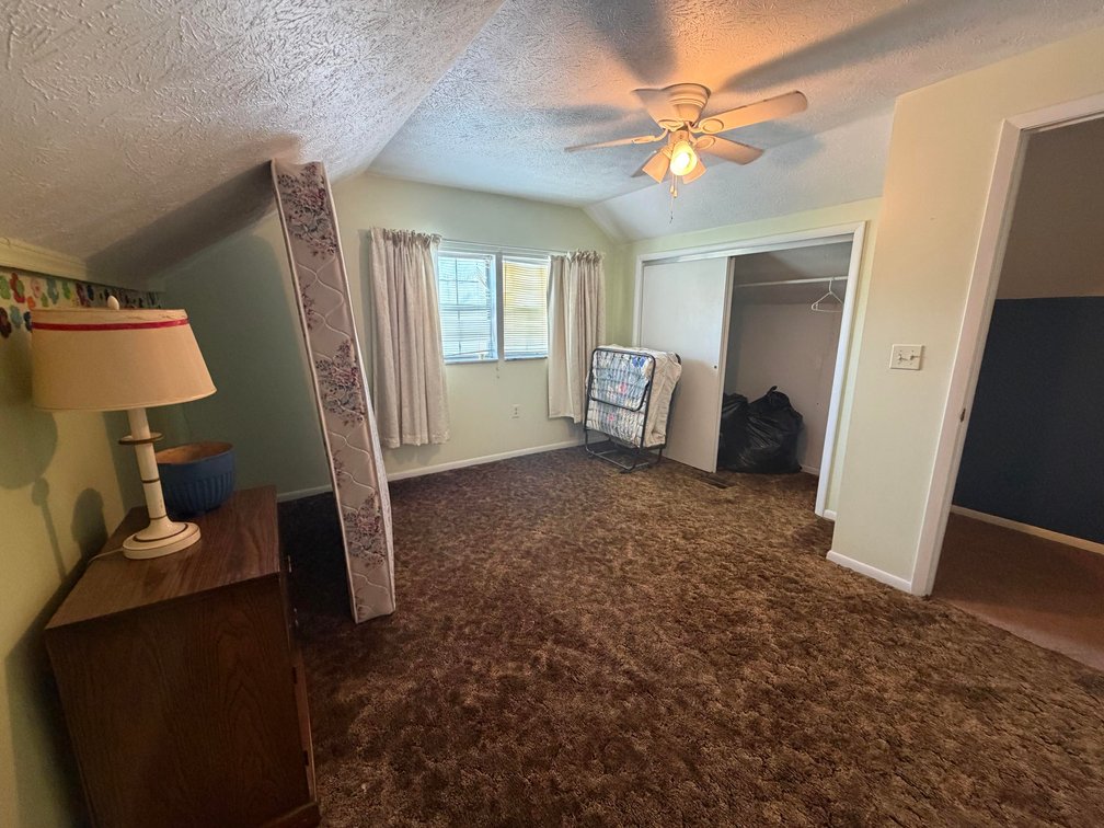 Image for SOLD $83,600 - Spacious 5 Bedroom Riverfront Home in Kanawha County