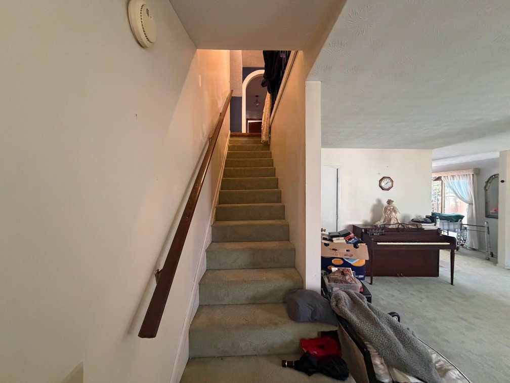 Image for SOLD $83,600 - Spacious 5 Bedroom Riverfront Home in Kanawha County