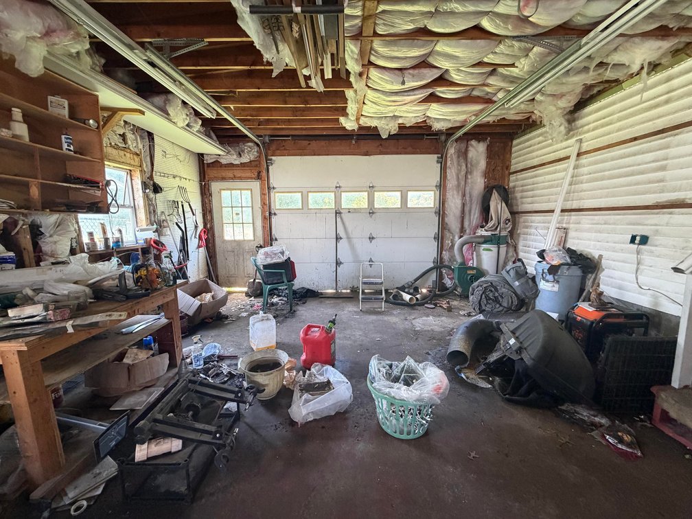 Image for SOLD $83,600 - Spacious 5 Bedroom Riverfront Home in Kanawha County
