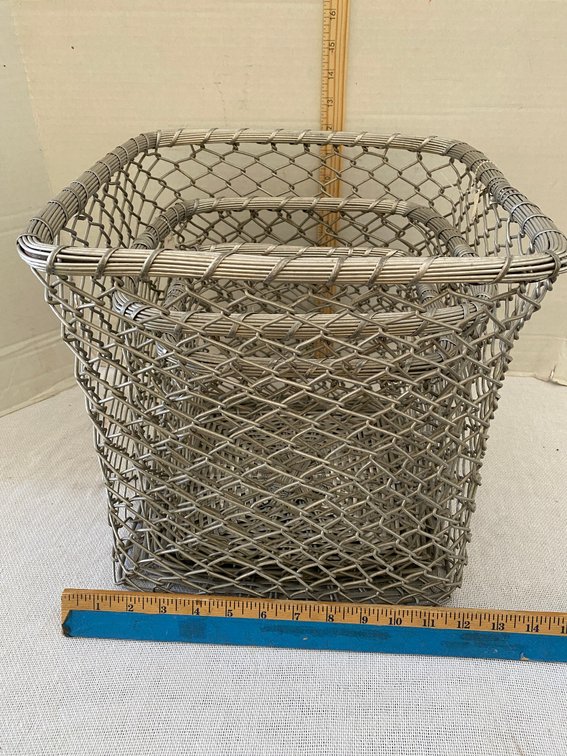 Set of 3 Graduated Size Metal Wire Baskets