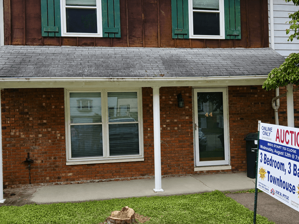 Image for SOLD $77,000 - 2 Bedroom Townhome in St. Albans with River Views