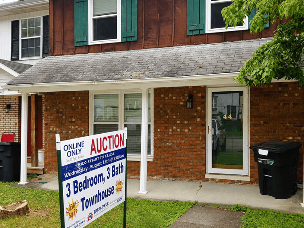 Image for SOLD $77,000 - 2 Bedroom Townhome in St. Albans with River Views