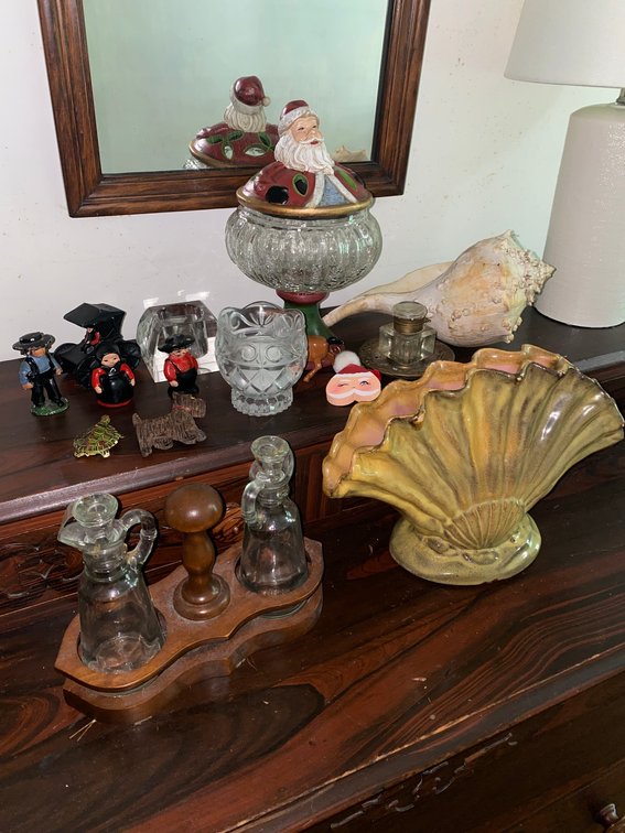 Decorative items, ceramic items