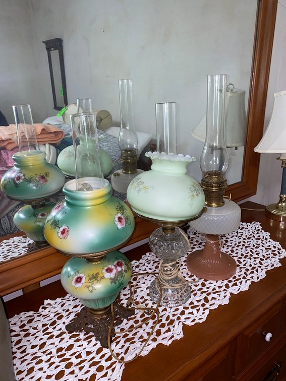 Gone with the Wind lamp with hand painted parlor oil lamps