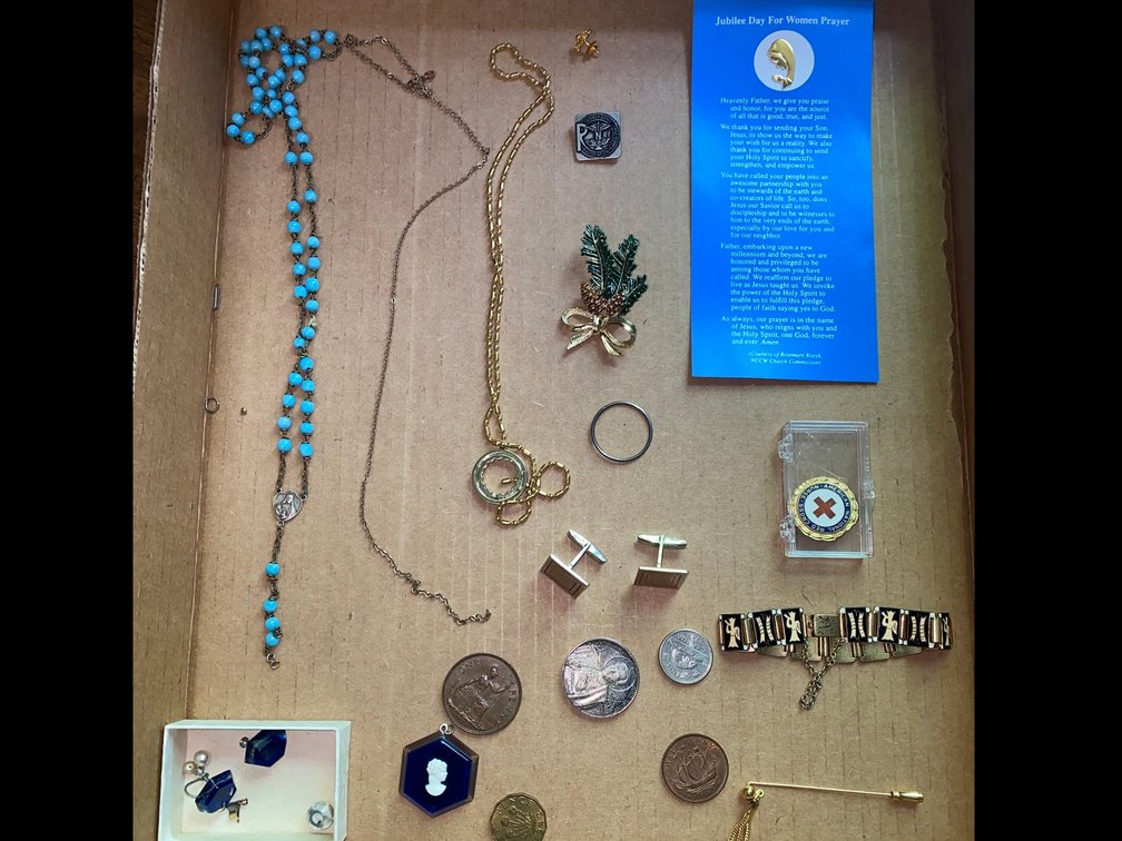 Collection of jewelry and small items