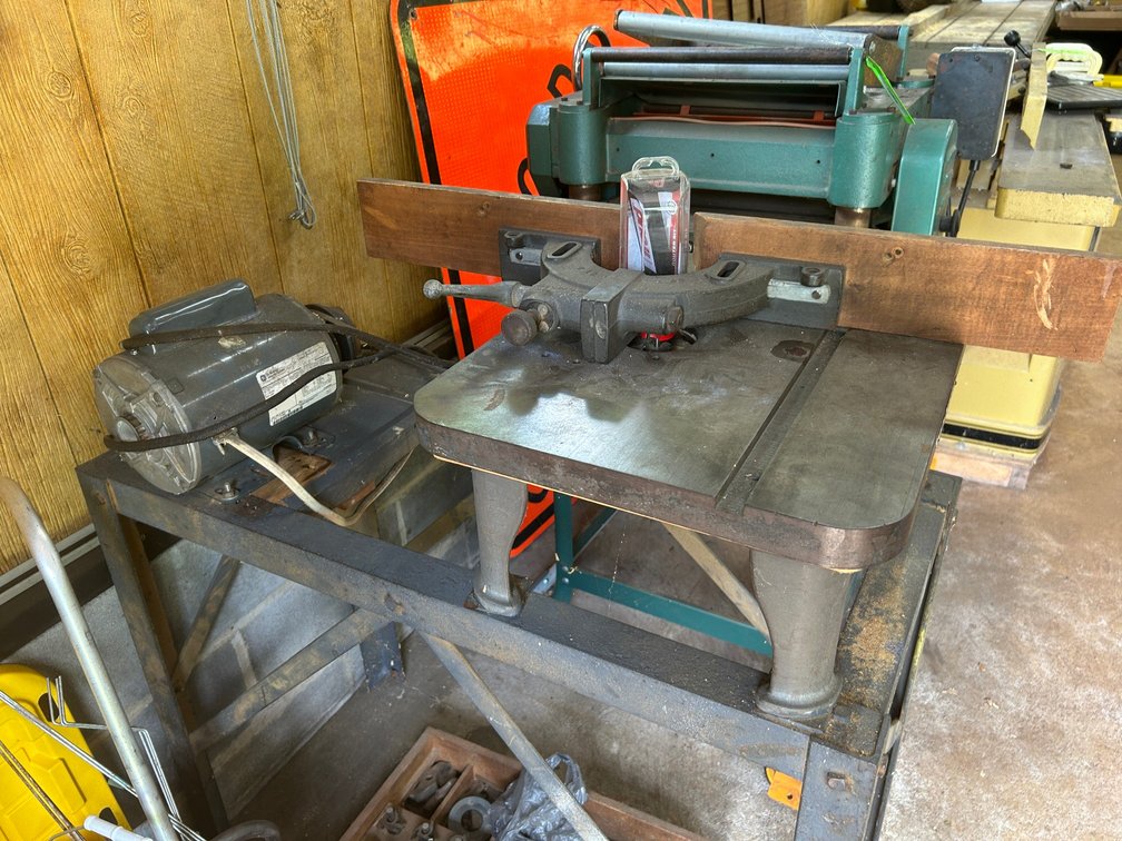 Delta Wood shaper, 15x18 table surface, 1 1/2 HP motor