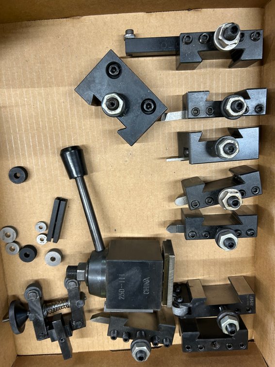 Quick change tool post and holder set