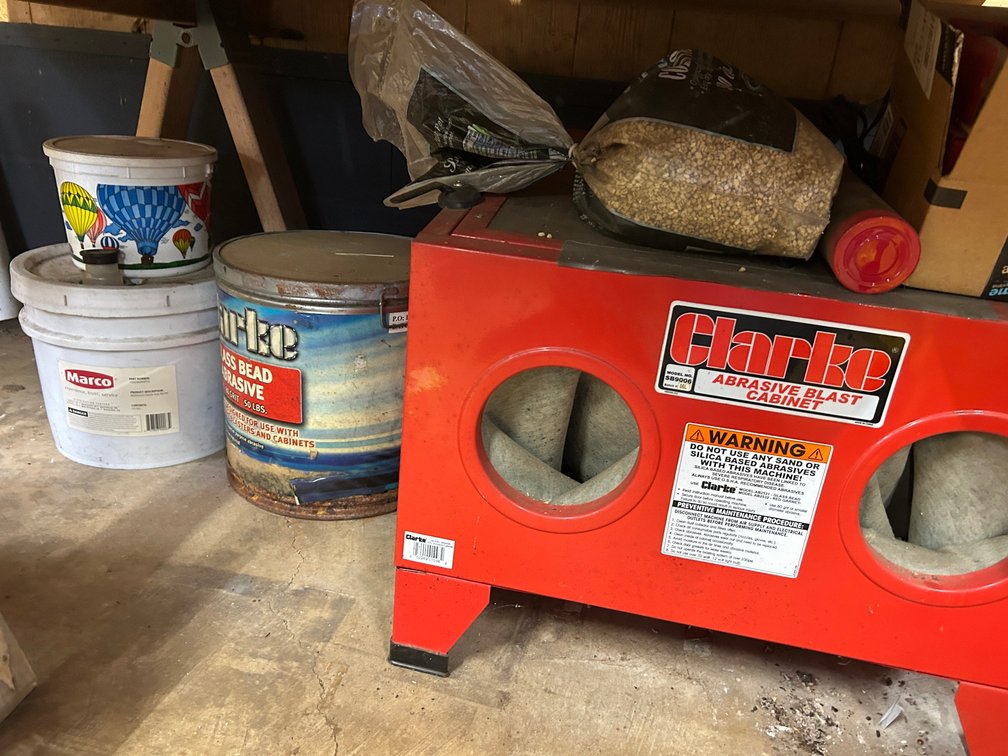 Clarke Abrasive Blast Cabinet
