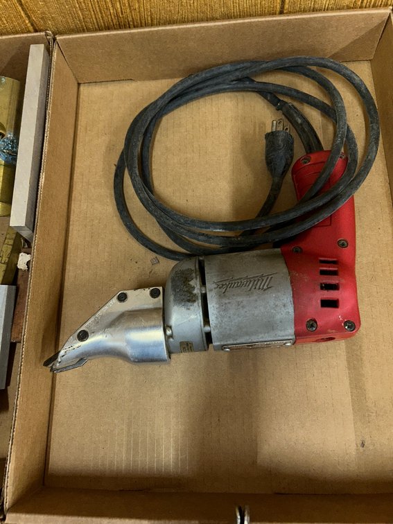 Milwaukee Electric Sheers 18 Gauge