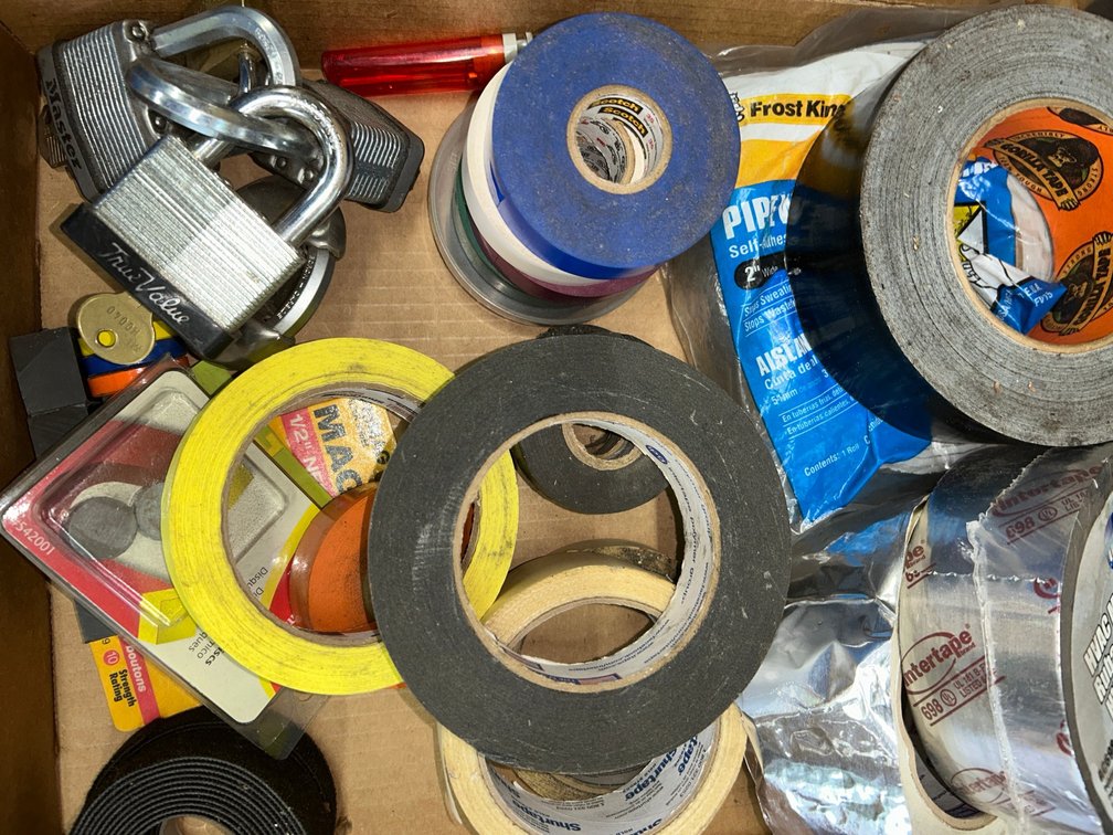 Tape, Padlocks