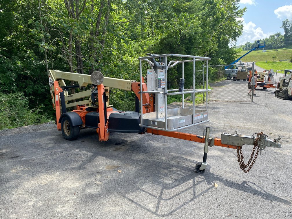 2017 JLG T350