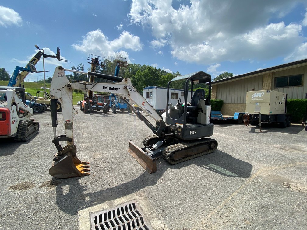 2014 E32 Bobcat Excavator