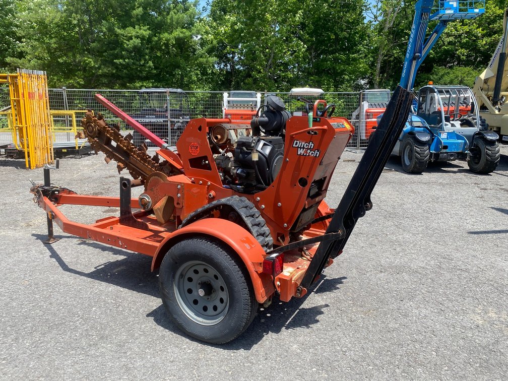 2017 Ditch Witch Trencher