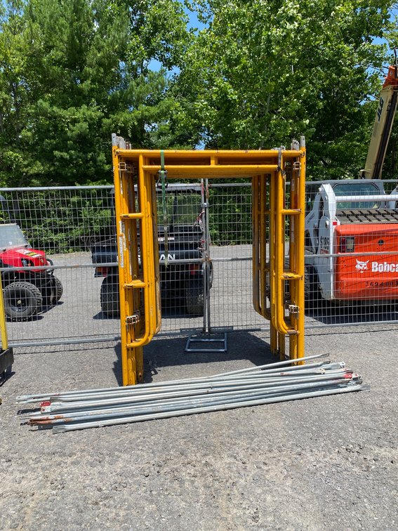6' Walkthrough Scaffold Frame Set with Cross Braces