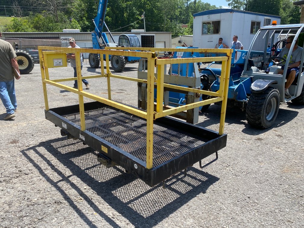 2009 Star 1208 Forklift Man Basket