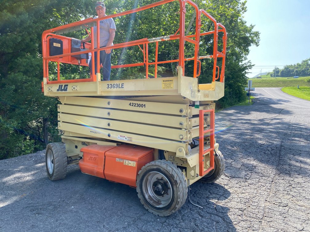 2002 3369LE JLG scissor Lift