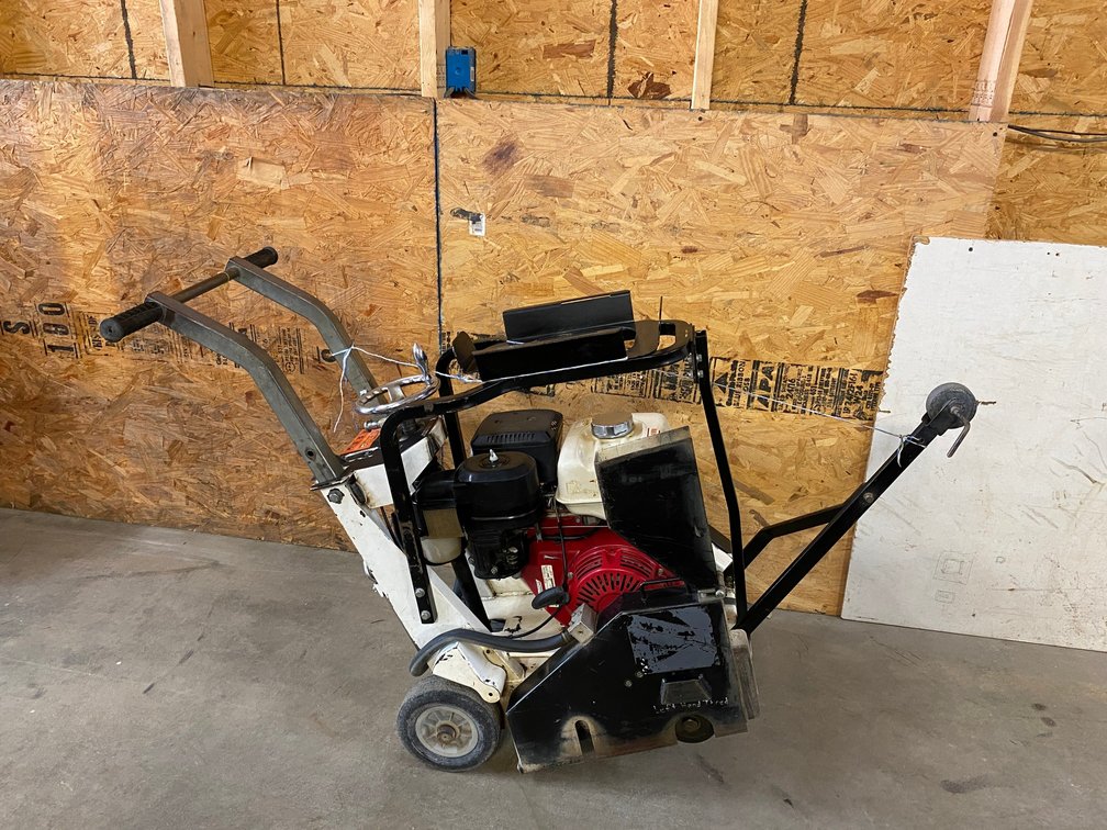 18" Concrete Walk behind Saw