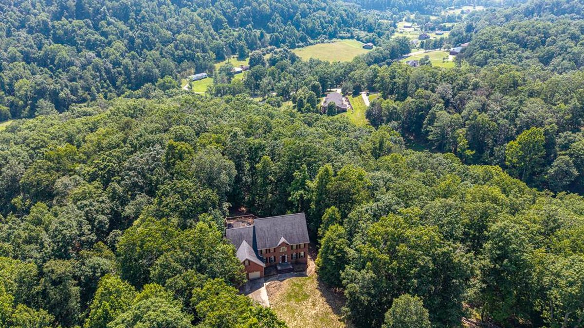 Image for SOLD $495,000 - Expansive Brick 6 Bedroom on Over 6 Acres in Scott Depot