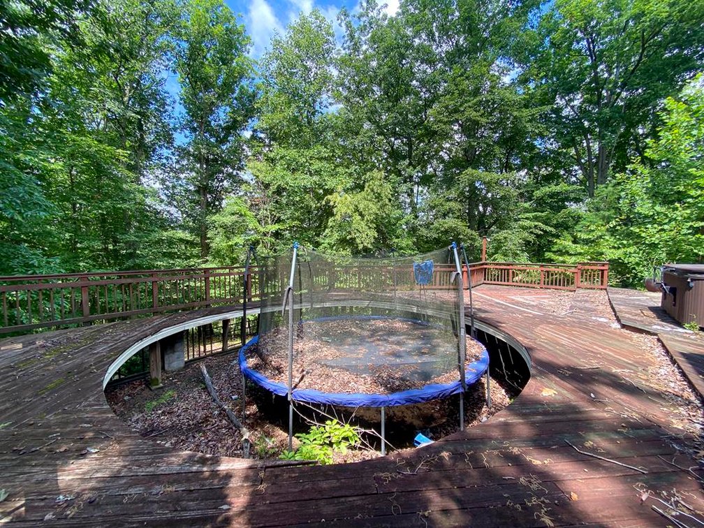 Image for SOLD $495,000 - Expansive Brick 6 Bedroom on Over 6 Acres in Scott Depot