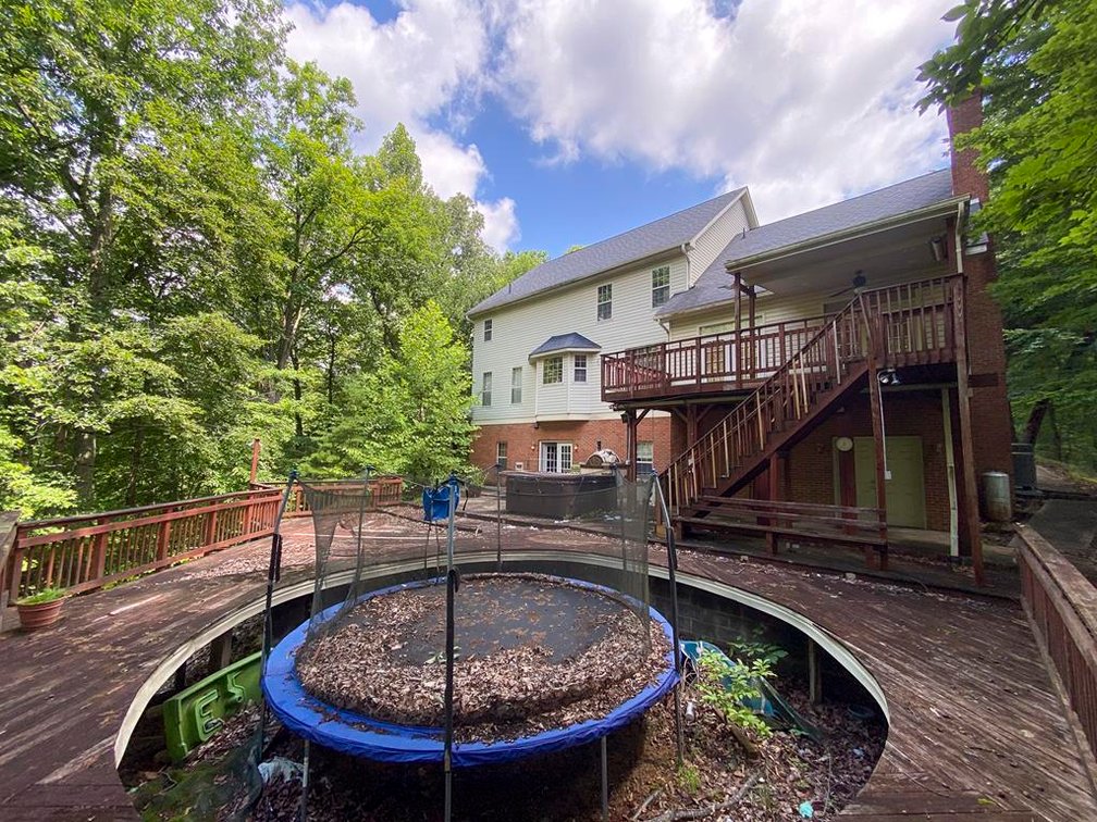 Image for SOLD $495,000 - Expansive Brick 6 Bedroom on Over 6 Acres in Scott Depot