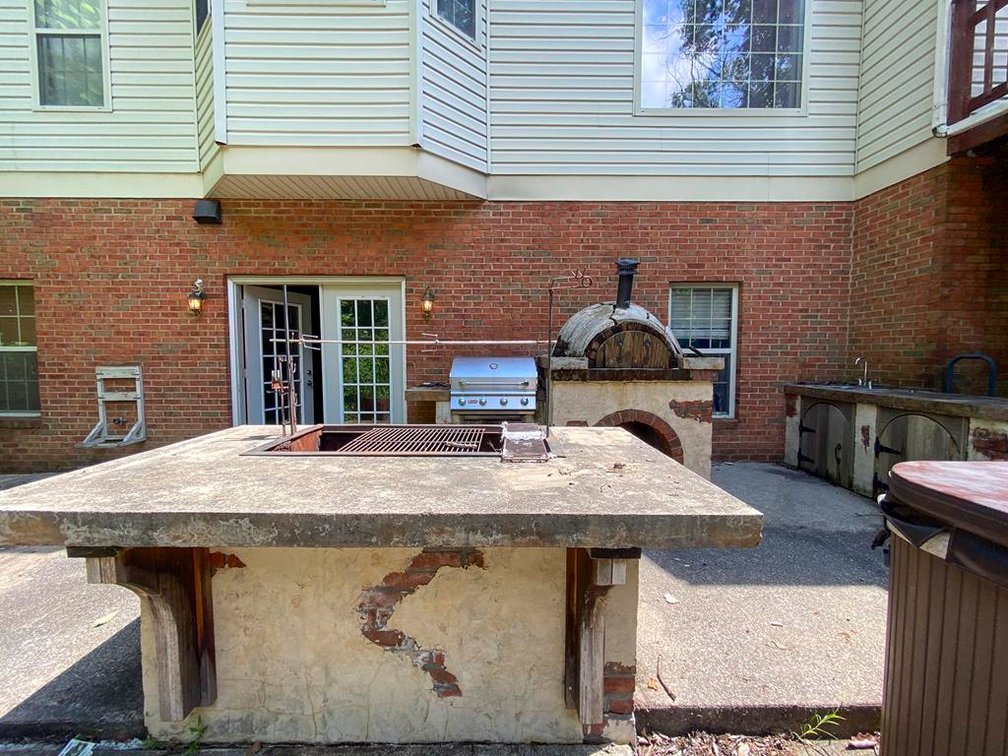 Image for SOLD $495,000 - Expansive Brick 6 Bedroom on Over 6 Acres in Scott Depot