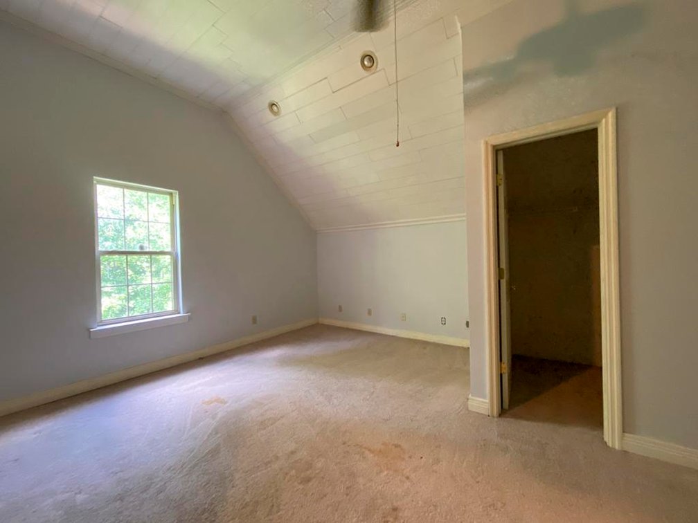 Image for SOLD $495,000 - Expansive Brick 6 Bedroom on Over 6 Acres in Scott Depot