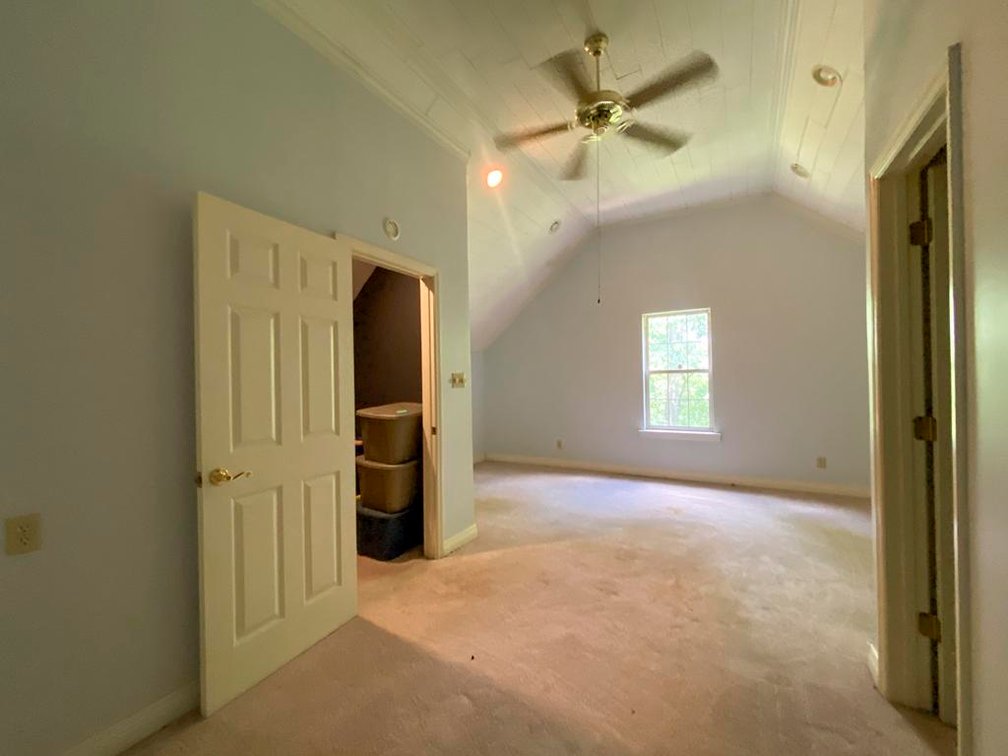 Image for SOLD $495,000 - Expansive Brick 6 Bedroom on Over 6 Acres in Scott Depot