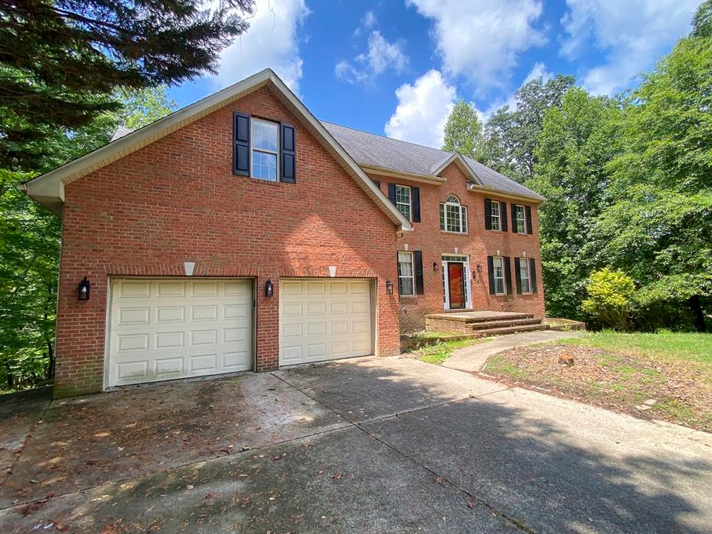 Image for SOLD $495,000 - Expansive Brick 6 Bedroom on Over 6 Acres in Scott Depot