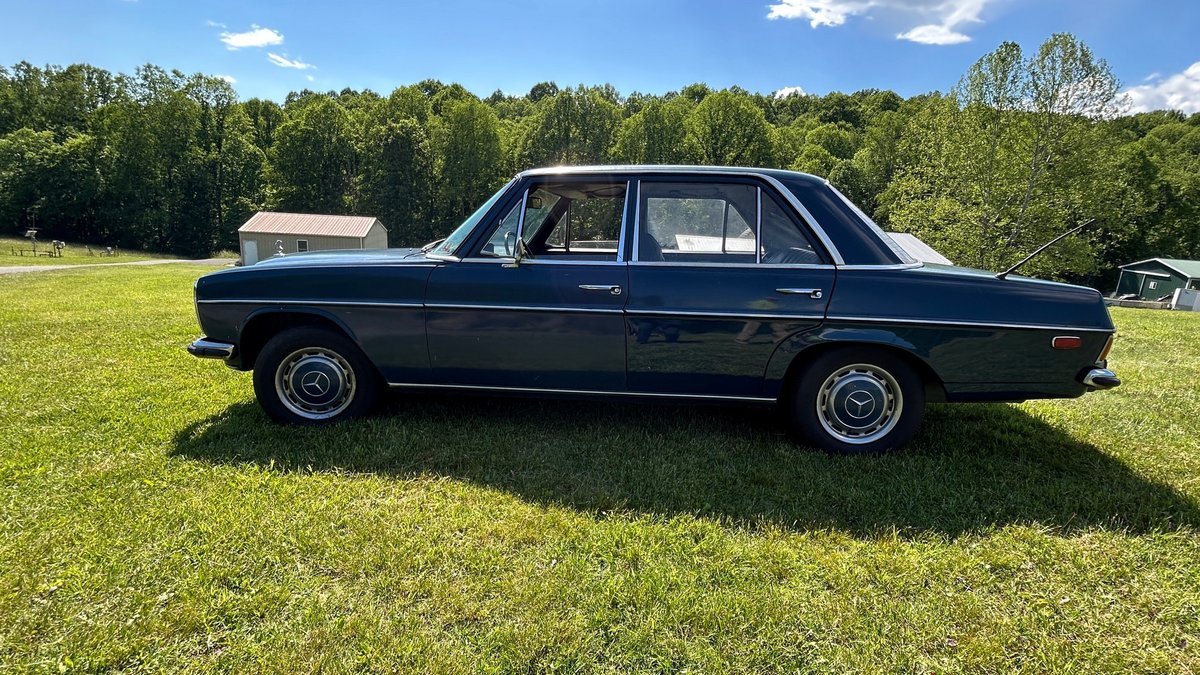 1972 Mercedes-Benz 220D Diesel Sedan