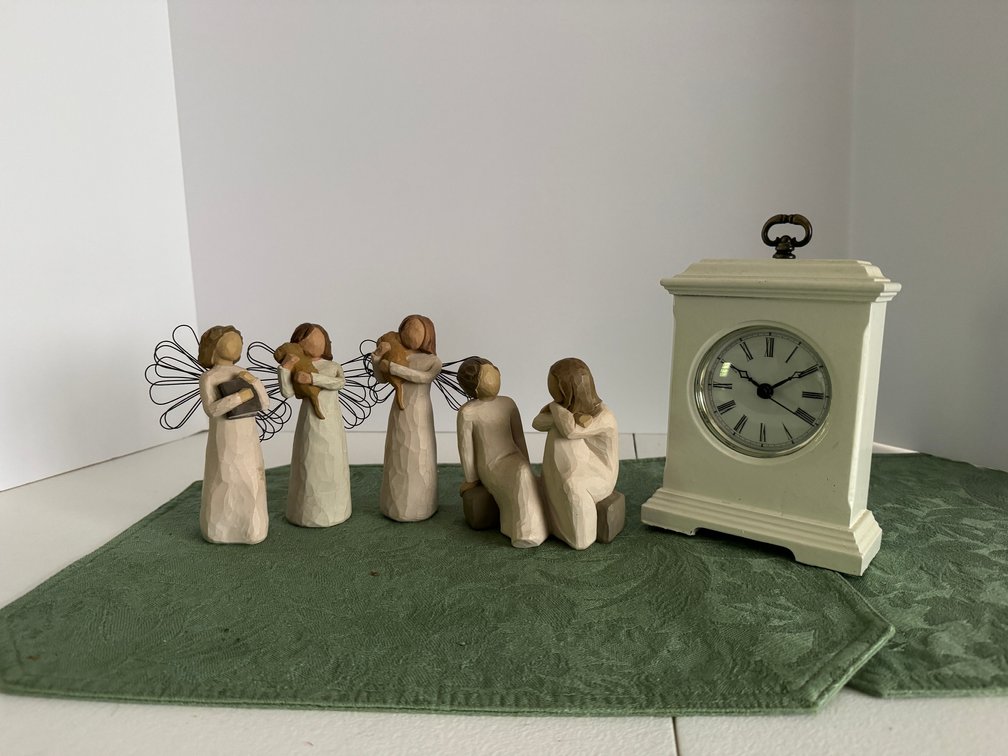 5 Willow Tree Figurines and Mantel Clock