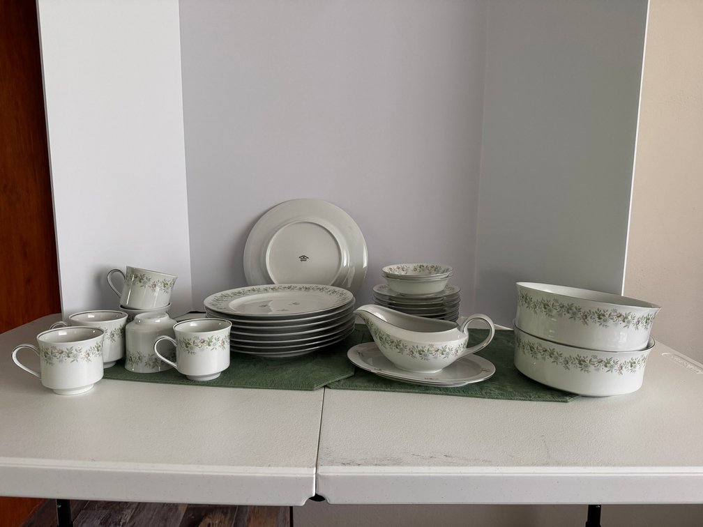 Johann Haviland Fine China Dinnerware