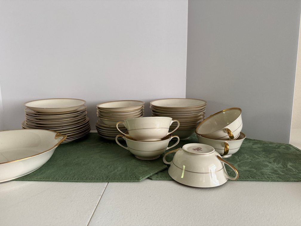 Fine China Dinnerware