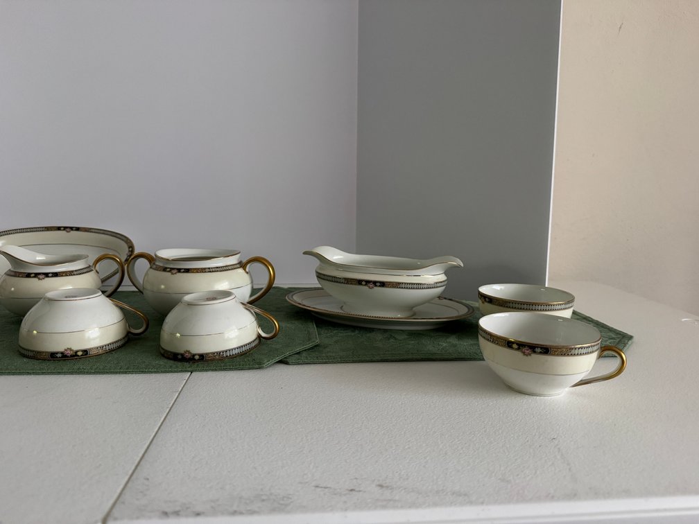 Set of Noritake Olanta Fine China