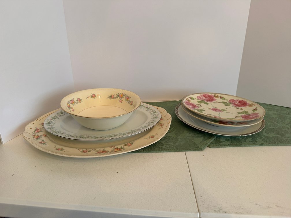 6 Floral Pattern China Pieces