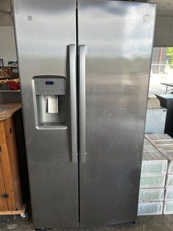 General Electric Side by Side Stainless Steel Refrigerator/Freezer