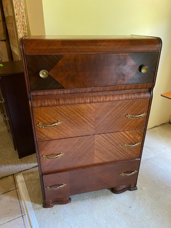Antique chest of drawers