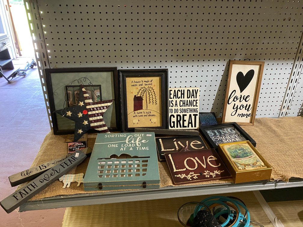 Decorative wall hangings