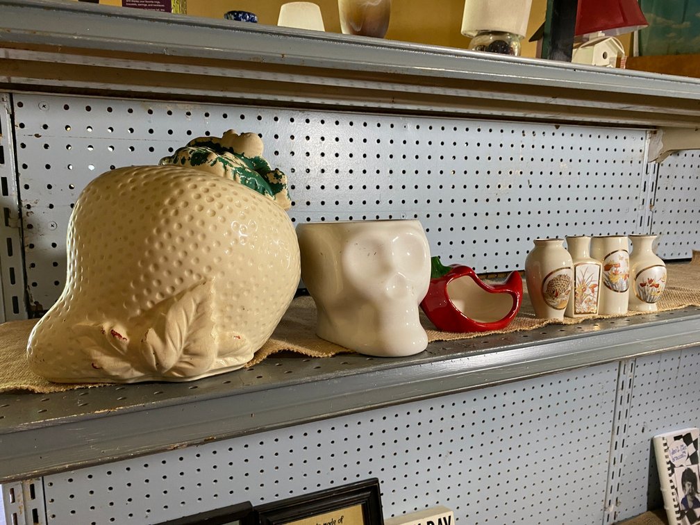 Cookie jar, soap dish, small vases