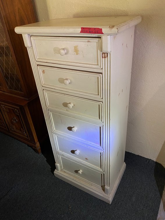 Chest of drawers