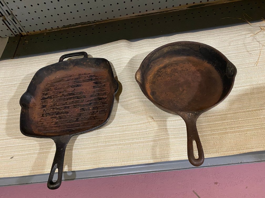 9" Cast iron skillet, cast iron griddle