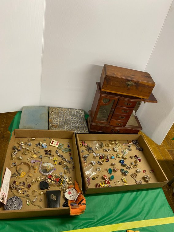 Costume Jewelry, Jewelry Boxes,