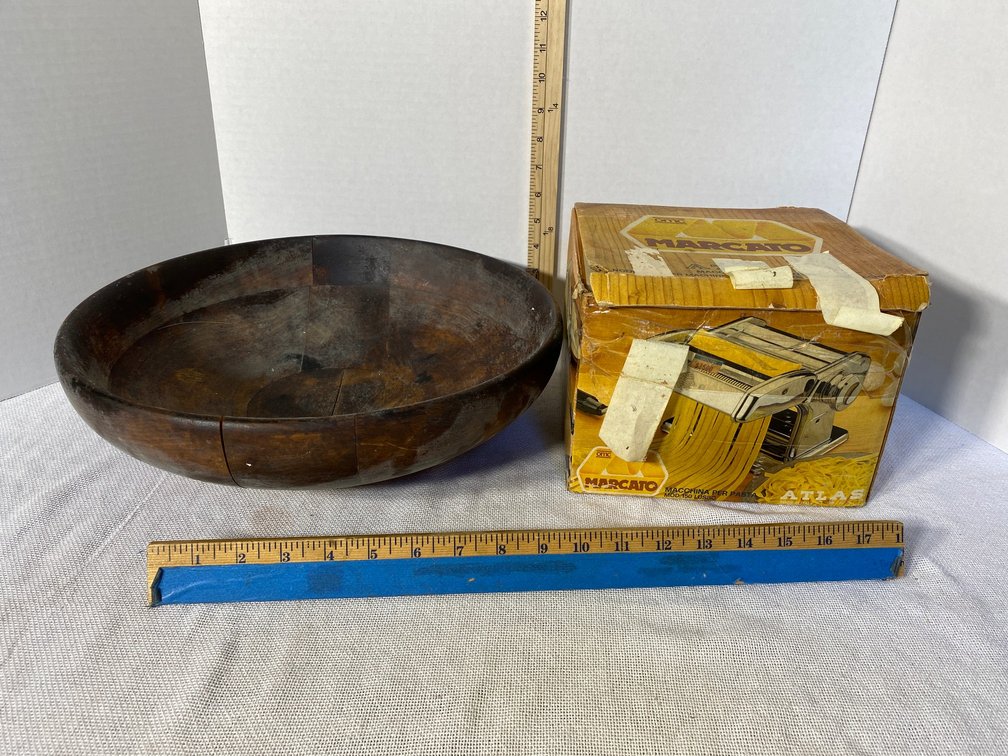 Marcato Pasta Cutter with a Wooden Bowl