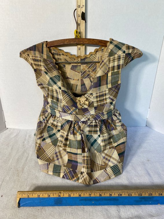 Early hand Made Clothes Pin Holder with Clothespins