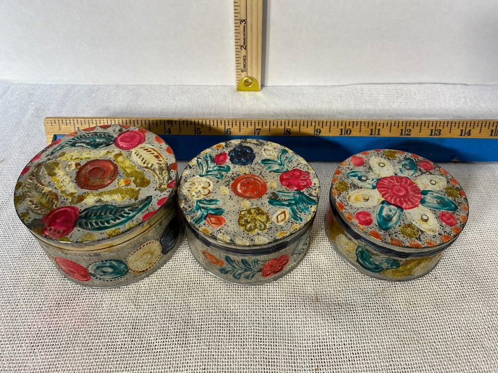 3-tin Nesting Set of Round Trinket Boxes