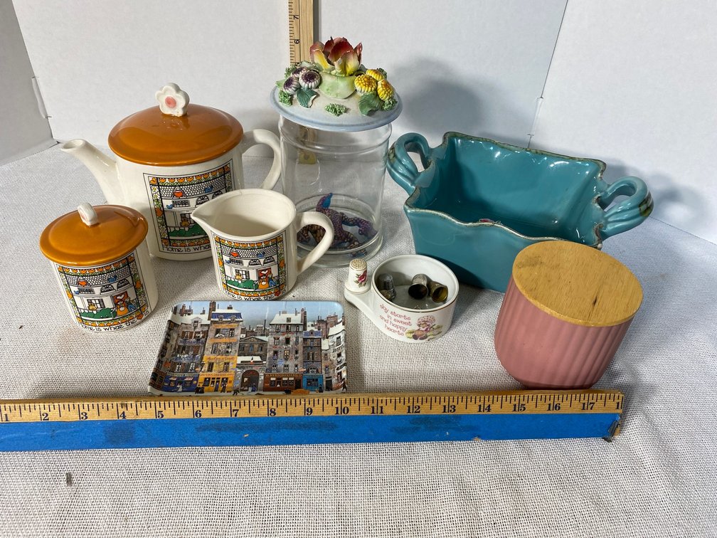 Strawberry shortcake Thimble Holder, with extra Thimbles, Susan Marie McChesney Tea Set Southern Living Tuscan Collection Made in Italy Bowl